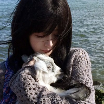 品牌活动现场实拍：一线女星机场牵手女助理，经纪人连夜公关